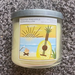 Bath and body works 3 wick candle